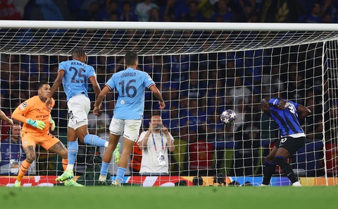 Những khoảnh khắc đáng nhớ ở chung kết Champions League - Ảnh 15. Những khoảnh khắc đáng nhớ ở chung kết Champions League - Ảnh 15.
