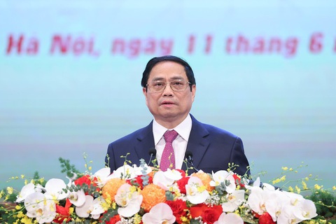 Thủ tướng: Rất nhiều tấm gương thầm lặng đang ngày đêm cống hiến cho đất nước - Ảnh 1. Thủ tướng: Rất nhiều tấm gương thầm lặng đang ngày đêm cống hiến cho đất nước - Ảnh 1.