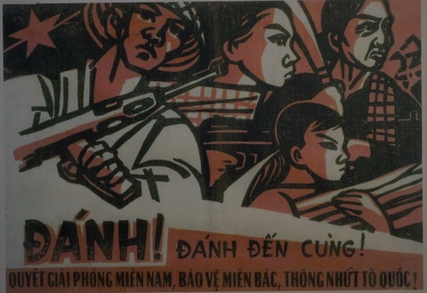 Khám phá 75 năm Thi đua ái quốc qua bộ sưu tập tranh cổ động quý từ thời kháng Pháp - Ảnh 4. Khám phá 75 năm Thi đua ái quốc qua bộ sưu tập tranh cổ động quý từ thời kháng Pháp - Ảnh 4.