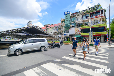 Mưa quà tặng ở lễ hội ‘Không tiền mặt - Cashless Town’ đầu tiên tại Việt Nam - Ảnh 5. Mưa quà tặng ở lễ hội ‘Không tiền mặt - Cashless Town’ đầu tiên tại Việt Nam - Ảnh 5.