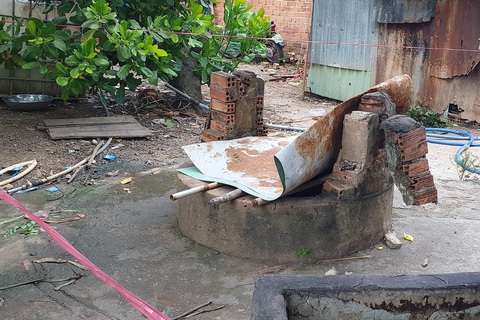 Bé trai 8 tuổi rơi xuống giếng nước trước nhà chết đuối - Ảnh 1. Bé trai 8 tuổi rơi xuống giếng nước trước nhà chết đuối - Ảnh 1.