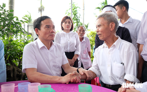 Đắk Lắk kêu gọi người dân bình tĩnh, đoàn kết một lòng sau vụ tấn công 2 trụ sở UBND xã - Ảnh 1. Đắk Lắk kêu gọi người dân bình tĩnh, đoàn kết một lòng sau vụ tấn công 2 trụ sở UBND xã - Ảnh 1.
