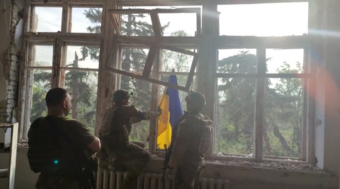 Ukraine có được thành công đầu tiên trong chiến dịch phản công - Ảnh 1. Ukraine có được thành công đầu tiên trong chiến dịch phản công - Ảnh 1.