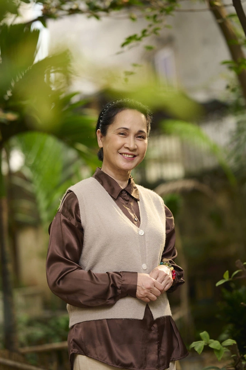 Top những bà mẹ độc lạ nhất màn ảnh Việt - Ảnh 7. Top những bà mẹ độc lạ nhất màn ảnh Việt - Ảnh 7.