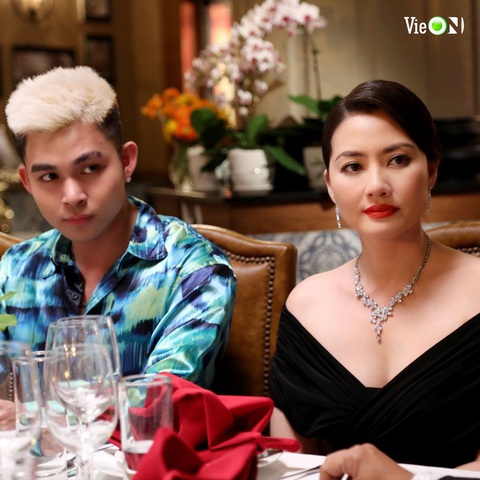 Top những bà mẹ độc lạ nhất màn ảnh Việt - Ảnh 11. Top những bà mẹ độc lạ nhất màn ảnh Việt - Ảnh 11.