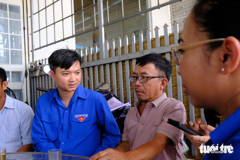 Tặng huy hiệu Tuổi trẻ dũng cảm cho 5 chiến sĩ công an trong vụ trụ sở xã ở Đắk Lắk bị tấn công - Ảnh 5. Tặng huy hiệu Tuổi trẻ dũng cảm cho 5 chiến sĩ công an trong vụ trụ sở xã ở Đắk Lắk bị tấn công - Ảnh 5.