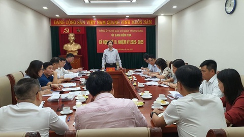 Kỷ luật giám đốc Bệnh viện Thể thao Việt Nam - Ảnh 1. Kỷ luật giám đốc Bệnh viện Thể thao Việt Nam - Ảnh 1.