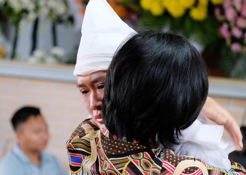 Vụ tấn công 2 trụ sở UBND xã ở Đắk Lắk: Thương các anh hy sinh, nặng nỗi đau người ở lại - Ảnh 5. Vụ tấn công 2 trụ sở UBND xã ở Đắk Lắk: Thương các anh hy sinh, nặng nỗi đau người ở lại - Ảnh 5.