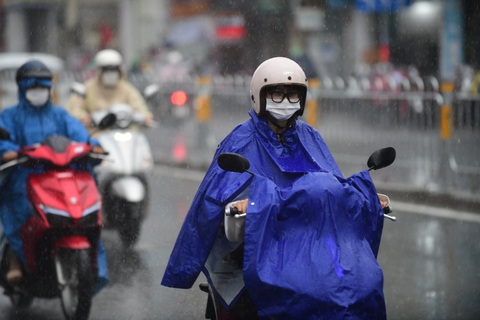 Thời tiết chiều 13-6: TP.HCM đề phòng mưa lớn trong 10 ngày tới - Ảnh 1. Thời tiết chiều 13-6: TP.HCM đề phòng mưa lớn trong 10 ngày tới - Ảnh 1.