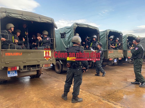 Lực lượng Cảnh sát đặc nhiệm, Cảnh sát cơ động Bộ Công an phối hợp Cảnh sát cơ động Công an tỉnh Đắk Lắk triển khai lực lượng truy bắt các đối tượng. Các lực lượng hành động khẩn trương, quyết liệt