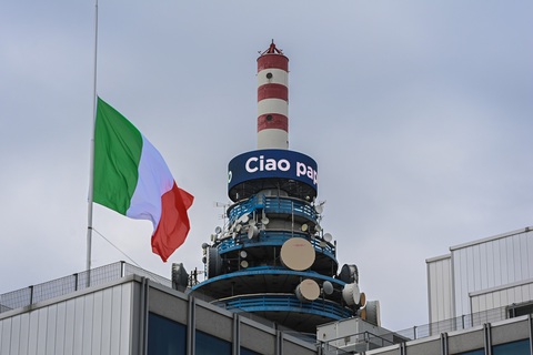 Nước Ý vĩnh biệt cựu thủ tướng Silvio Berlusconi - Ảnh 6. Nước Ý vĩnh biệt cựu thủ tướng Silvio Berlusconi - Ảnh 6.