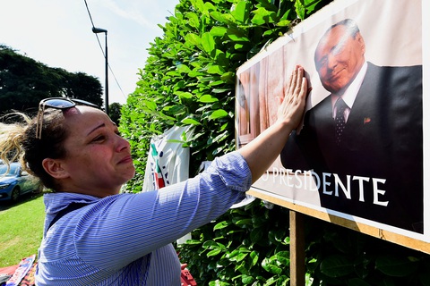 Nước Ý vĩnh biệt cựu thủ tướng Silvio Berlusconi - Ảnh 8. Nước Ý vĩnh biệt cựu thủ tướng Silvio Berlusconi - Ảnh 8.