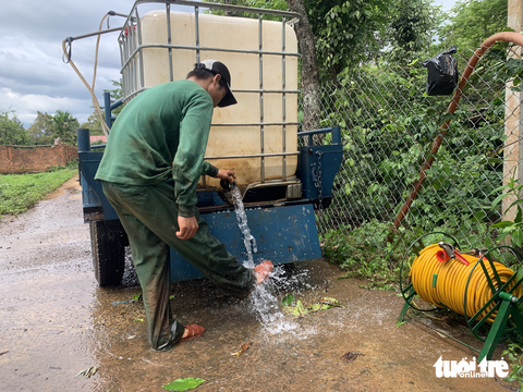 Vụ tấn công 2 trụ sở xã ở Đắk Lắk: Cửa hàng mở cửa lại, người dân lên nương... - Ảnh 1. Vụ tấn công 2 trụ sở xã ở Đắk Lắk: Cửa hàng mở cửa lại, người dân lên nương... - Ảnh 1.