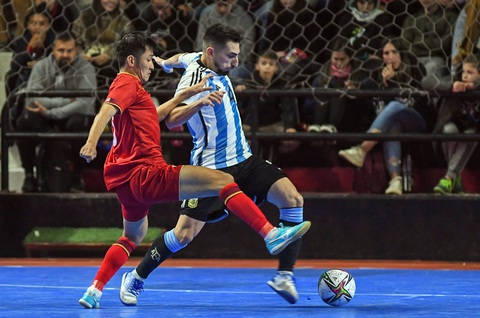 Tuyển futsal Việt Nam không thể gây bất ngờ trước Argentina - Ảnh 1. Tuyển futsal Việt Nam không thể gây bất ngờ trước Argentina - Ảnh 1.