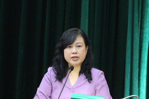 Thiếu vắc xin: Bộ Y tế nói không có chuyện đùn đẩy xuống địa phương - Ảnh 1. Thiếu vắc xin: Bộ Y tế nói không có chuyện đùn đẩy xuống địa phương - Ảnh 1.