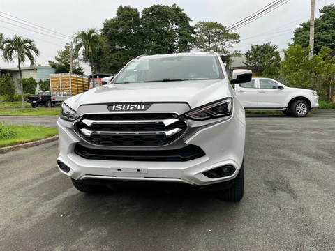 Tin tức giá xe: Isuzu mu-X giảm giá tới 145 triệu - Ảnh 1. Tin tức giá xe: Isuzu mu-X giảm giá tới 145 triệu - Ảnh 1.