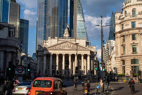 Paris - London và minh chứng bạn không cần những tòa nhà chọc trời để phát triển - Ảnh 7. Những công trình cổ kính và hiện đại đan xen ngay trung tâm thủ đô London - Ảnh: IPTC