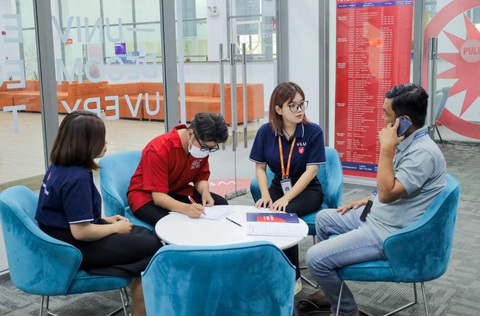 Học ngành Kỹ thuật Hàng không, bạn trẻ tự tin chọn lối đi riêng - Ảnh 1. Ngành Kỹ thuật Hàng không là một trong những lựa chọn mới nhiều triển vọng được phụ huynh, học sinh Gen Z quan tâm tìm hiểu bên cạnh các ngành học quen thuộc trong lĩnh vực kỹ thuật - công nghệ.