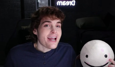 Lộ mặt thật, YouTuber bị chê... xấu trai đến mức tức á! - Ảnh 2. Lộ mặt thật, YouTuber bị chê... xấu trai đến mức tức á! - Ảnh 2.