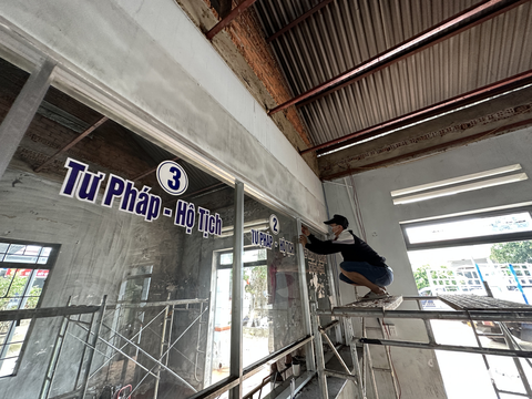 Trụ sở xã bị tấn công tại Đắk Lắk: vừa sửa chữa vừa phục vụ người dân - Ảnh 3. Trụ sở xã bị tấn công tại Đắk Lắk: vừa sửa chữa vừa phục vụ người dân - Ảnh 3.