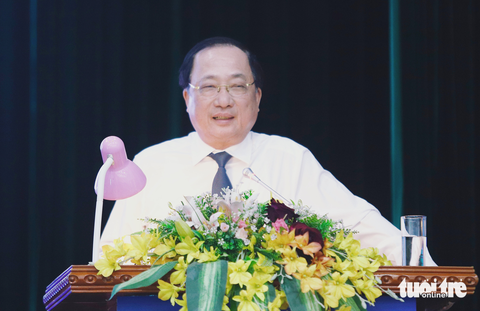 Việt Nam cần tự chủ, phát triển đội ngũ chuyên gia xuất sắc về an toàn, an ninh mạng - Ảnh 2. Thượng tướng Nguyễn Văn Thành - phó chủ tịch Hội đồng Lý luận trung ương - trình bày tham luận tại hội thảo - Ảnh: DANH TRỌNG