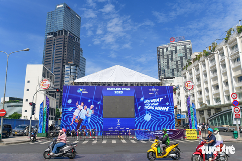 Tưng bừng khuyến mãi ở lễ hội ‘Không tiền mặt - Cashless Town’ khai hội ngày 16-6 - Ảnh 3. Tưng bừng khuyến mãi ở lễ hội ‘Không tiền mặt - Cashless Town’ khai hội ngày 16-6 - Ảnh 3.