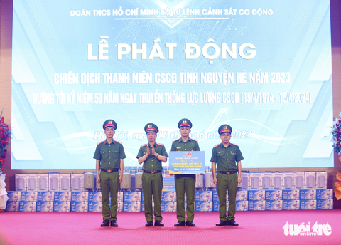 Thanh niên cảnh sát cơ động phát động chiến dịch tình nguyện hè 2023 - Ảnh 1. Thanh niên cảnh sát cơ động phát động chiến dịch tình nguyện hè 2023 - Ảnh 1.