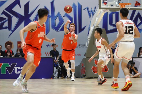 Danang Dragons trình làng hàng công đầy nhựa sống tại VBA 2023 - Ảnh 2. Danang Dragons trình làng hàng công đầy nhựa sống tại VBA 2023 - Ảnh 2.