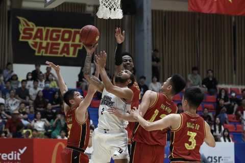 Danang Dragons trình làng hàng công đầy nhựa sống tại VBA 2023 - Ảnh 4. Danang Dragons trình làng hàng công đầy nhựa sống tại VBA 2023 - Ảnh 4.