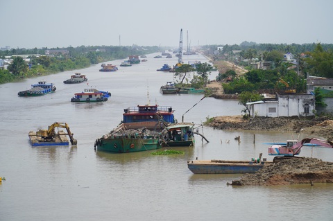 Tin tức sáng 16-6: Có 3 mẫu hộ chiếu phổ thông, ngoại giao và công vụ, 3 màu bìa - Ảnh 1. Tin tức sáng 16-6: Có 3 mẫu hộ chiếu phổ thông, ngoại giao và công vụ, 3 màu bìa - Ảnh 1.