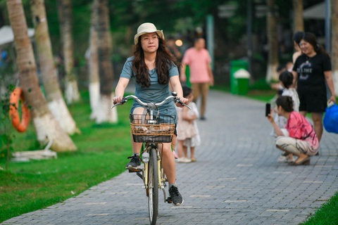 Dành thời gian để lắng nghe cơ thể và suy nghĩ tích cực về bản thân - Ảnh minh họa: NAM TRẦN Dành thời gian để lắng nghe cơ thể và suy nghĩ tích cực về bản thân - Ảnh minh họa: NAM TRẦN