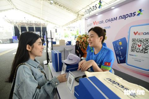 Ở lễ hội không tiền mặt, chỗ nào cũng thấy có quà - Ảnh 4. Ở lễ hội không tiền mặt, chỗ nào cũng thấy có quà - Ảnh 4.