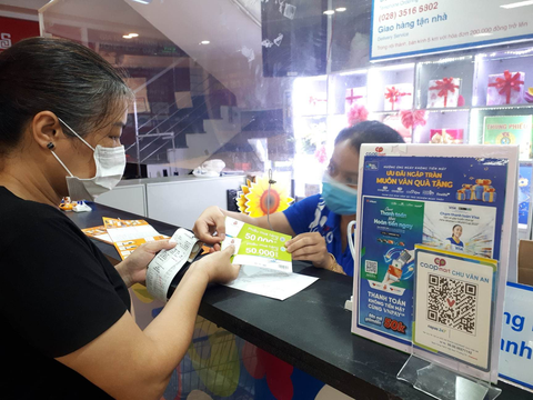 Mua 500.000 đồng được tặng 100.000 đồng khi thanh toán không tiền mặt ở Co.opmart, Co.opXtra - Ảnh 2. Mua 500.000 đồng được tặng 100.000 đồng khi thanh toán không tiền mặt ở Co.opmart, Co.opXtra - Ảnh 2.