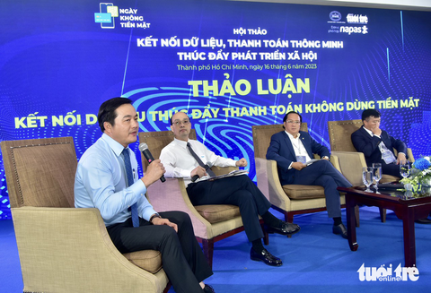Cần có hệ thống thẻ vé thông minh cho giao thông công cộng - Ảnh 2. Cần có hệ thống thẻ vé thông minh cho giao thông công cộng - Ảnh 2.
