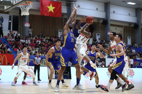 Dàn sao giúp Thang Long Warriors toàn thắng hai trận tại VBA 2023 - Ảnh 1. Dàn sao giúp Thang Long Warriors toàn thắng hai trận tại VBA 2023 - Ảnh 1.