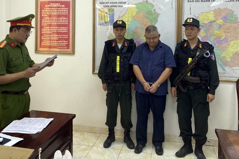 Vụ xây trái phép gần 500 căn nhà ở Đồng Nai: Khởi tố, bắt giam 2 lãnh đạo cấp phòng - Ảnh 2. Vụ xây trái phép gần 500 căn nhà ở Đồng Nai: Khởi tố, bắt giam 2 lãnh đạo cấp phòng - Ảnh 2.