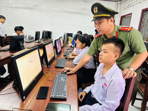 Nụ cười tình nguyện tại nước bạn Lào - Ảnh 4. Nụ cười tình nguyện tại nước bạn Lào - Ảnh 4.