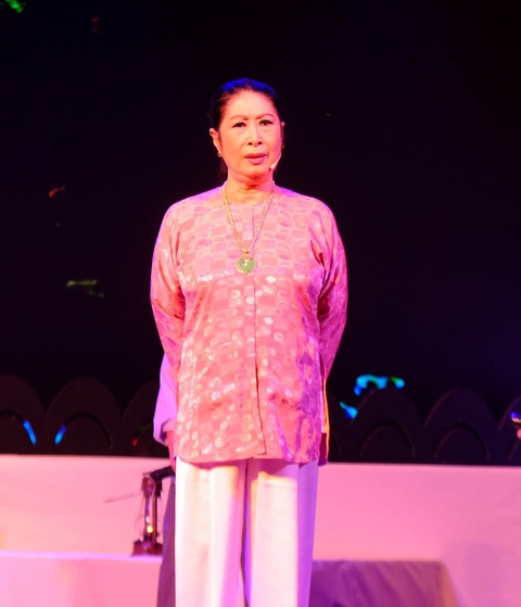 Tin tức xem - nghe: Danh ca Phương Dung kể chuyện đời; Nghệ sĩ Bạch Tuyết đóng Thúy Kiều - Ảnh 7. Tin tức xem - nghe: Danh ca Phương Dung kể chuyện đời; Nghệ sĩ Bạch Tuyết đóng Thúy Kiều - Ảnh 7.