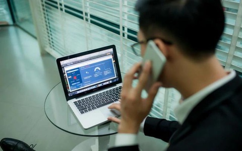Nhân viên môi giới chứng khoán: Công việc, kỹ năng cần thiết - Ảnh 4. Khai thác thông tin là kỹ năng quan trọng giúp mang đến nhiều cơ hội đầu tư - Ảnh: Internet