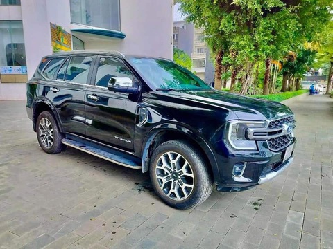 Ford Everest khẳng định như mới, cư dân mạng bóc là xe tai nạn - Ảnh 1. Ford Everest khẳng định như mới, cư dân mạng bóc là xe tai nạn - Ảnh 1.