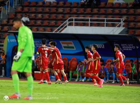 U17 Việt Nam hoà Ấn Độ 1-1 ở trận ra quân Giải U17 châu Á 2023 - Ảnh 4. Chia điểm với Ân Độ cơ hội đi tiếp của U17 Việt Nam trở nên rất khó khăn - Ảnh: VFF