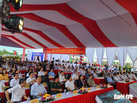 Khởi công cao tốc Châu Đốc - Cần Thơ - Sóc Trăng - Ảnh 1. Khởi công cao tốc Châu Đốc - Cần Thơ - Sóc Trăng - Ảnh 1.