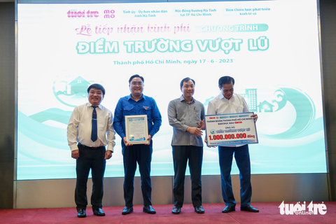 Trao gần 10 tỉ đồng xây dựng Điểm trường vượt lũ tại Hà Tĩnh - Ảnh 5. Trao gần 10 tỉ đồng xây dựng Điểm trường vượt lũ tại Hà Tĩnh - Ảnh 5.