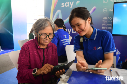 Đi lễ hội Không tiền mặt, mở thẻ online còn được tặng quà - Ảnh 4. Đi lễ hội Không tiền mặt, mở thẻ online còn được tặng quà - Ảnh 4.