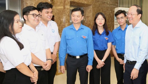 Hơn 12.000 sinh viên được kết nạp Đảng trong 3 năm qua - Ảnh 1. Hơn 12.000 sinh viên được kết nạp Đảng trong 3 năm qua - Ảnh 1.