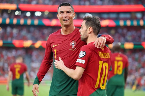 Đá trọn 90 phút, Ronaldo không sút lần nào trong chiến thắng của Bồ Đào Nha - Ảnh 1. Đá trọn 90 phút, Ronaldo không sút lần nào trong chiến thắng của Bồ Đào Nha - Ảnh 1.