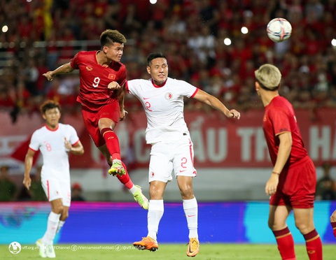 HLV Philippe Troussier chọn 7 cầu thủ U23 Việt Nam đá với Syria - Ảnh 1. HLV Philippe Troussier chọn 7 cầu thủ U23 Việt Nam đá với Syria - Ảnh 1.