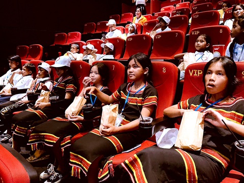 Chuyến đi diệu kỳ của những đứa trẻ trên núi cao - Ảnh 3. Chuyến đi diệu kỳ của những đứa trẻ trên núi cao - Ảnh 3.