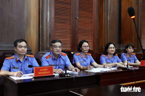 Hoàn thuế trái luật, cựu phó cục trưởng Cục Thuế TP.HCM bị đề nghị từ 4-5 năm tù - Ảnh 2. Hoàn thuế trái luật, cựu phó cục trưởng Cục Thuế TP.HCM bị đề nghị từ 4-5 năm tù - Ảnh 2.