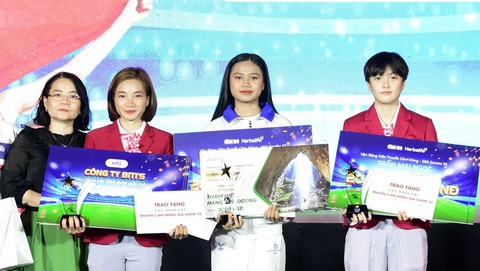 Bitis trao quà cho HLV, VĐV thắng giải ‘Cảm hứng SEA Games 32’ - Ảnh 1. Bitis trao quà cho HLV, VĐV thắng giải ‘Cảm hứng SEA Games 32’ - Ảnh 1.